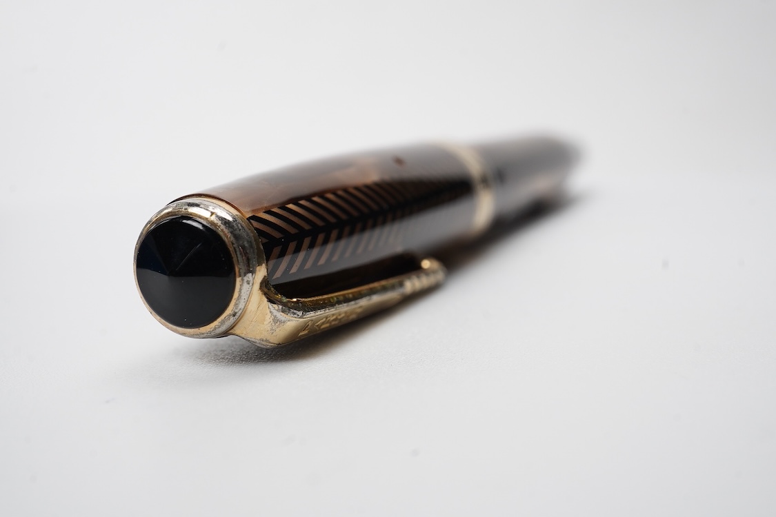A Parker full size Royal Challenger fountain pen in brown herringbone pattern with Parker 14ct. gold nib - USA